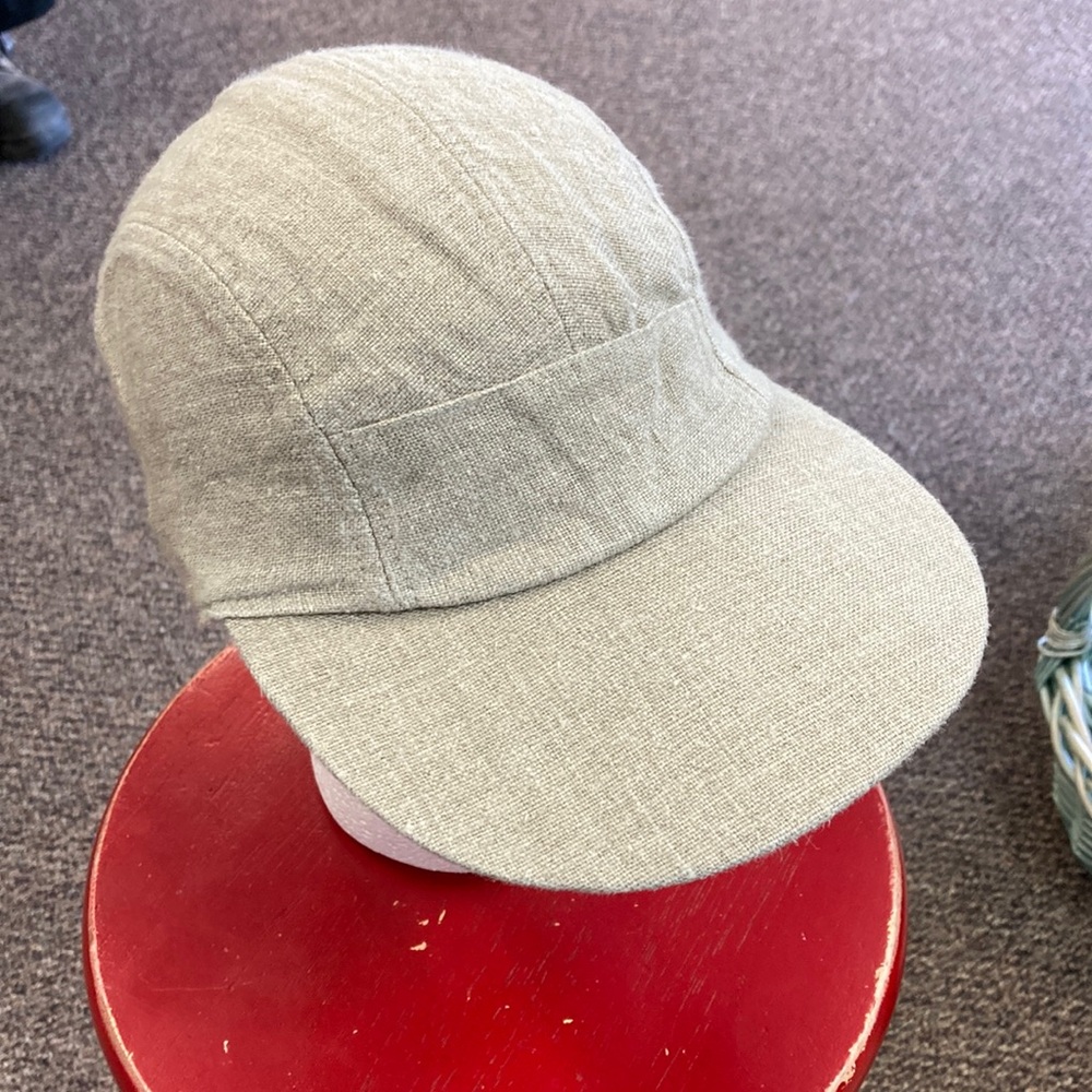 Gap 100% Linen Cap - Picture 1 of 7